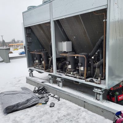 Commercial rooftop refrigeration and HVAC repair in Edmonton winter conditions